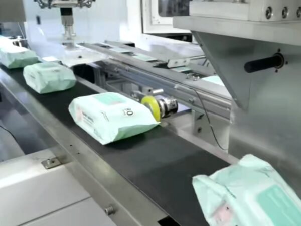 الشركة المصنعة الصينية توريد مناديل مبللة مائية نقية ولطيفة 99 ذات علامة تجارية OEM